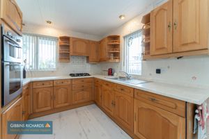 Kitchen- click for photo gallery